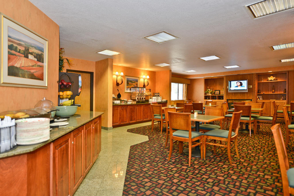 Ramada By Wyndham Kent Seattle Area Hotel Exterior foto